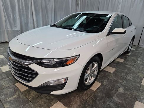 Used 2023 Chevrolet Malibu LS w/ Driver Confidence Package FWD image 2