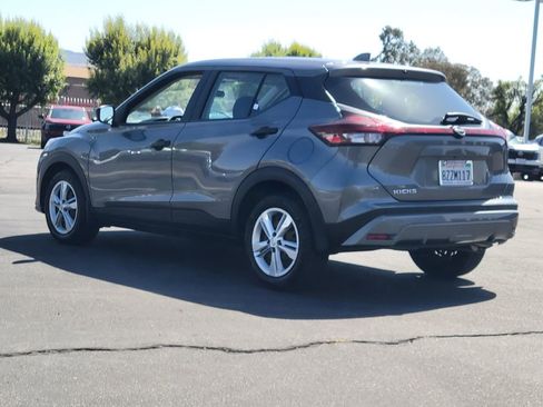 Used 2022 Nissan Kicks S FWD image 3