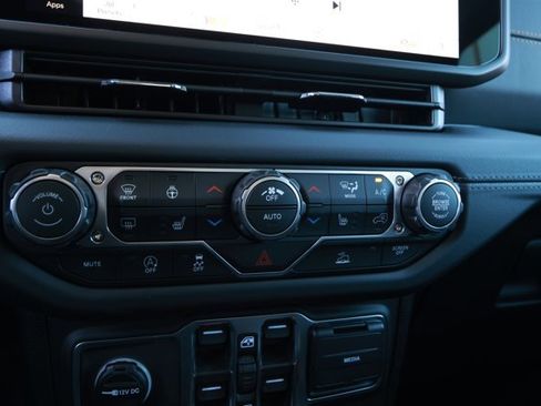New 2026 Jeep Wrangler Sahara AWD/4WD image 18