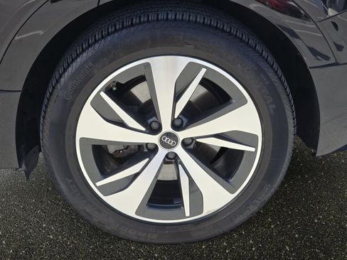Used 2024 Audi Q8 e-tron Premium AWD/4WD image 33