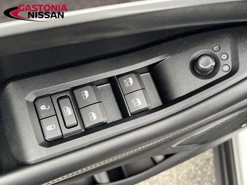 Used 2022 Jeep Grand Cherokee Limited 4xe image 26