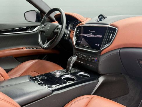 Certified 2022 Maserati Ghibli Modena RWD image 2