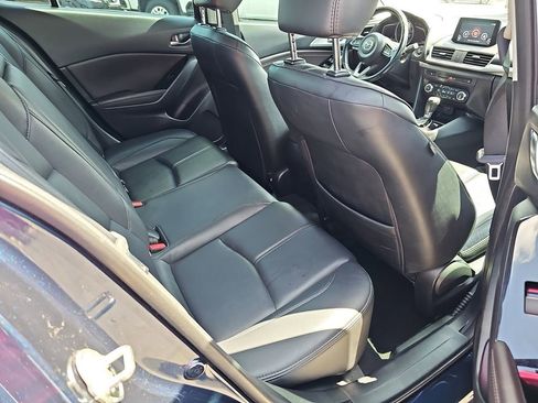 Used 2018 MAZDA MAZDA3 Touring FWD image 15