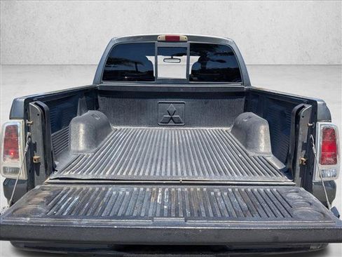 Used 2006 Mitsubishi Raider DuroCross RWD image 6