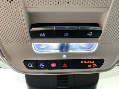 Used 2024 GMC Acadia Denali w/ Super Cruise Package image 27