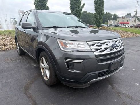 Used 2019 Ford Explorer XLT FWD image 3