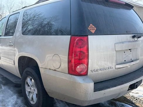 Used 2013 GMC Yukon XL SLT image 19