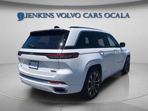 Used 2023 Jeep Grand Cherokee Overland w/ Luxury Tech Group IV AWD/4WD image 3