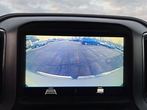 Used 2020 GMC Sierra 1500 SLE w/ SLE Value Package image 21