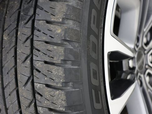 Used 2022 Jeep Grand Wagoneer Series III w/ Rear Seat Video Group 1 image 16