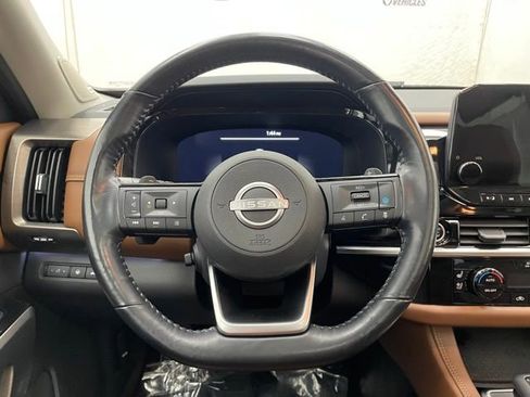 Used 2022 Nissan Pathfinder Platinum w/ Cargo Package image 13