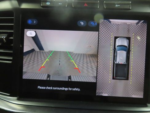 Used 2024 Ford F250 Lariat w/ Black Appearance Package image 18