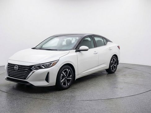 Used 2025 Nissan Sentra SV FWD image 3
