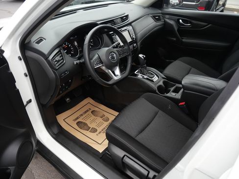 Used 2020 Nissan Rogue S w/ Special Edition Package image 9