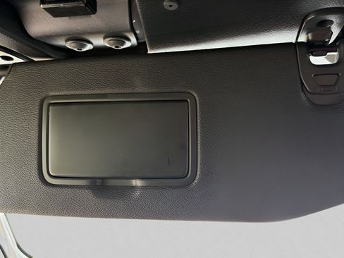 Used 2025 Jeep Wrangler Unlimited Sahara AWD/4WD image 29