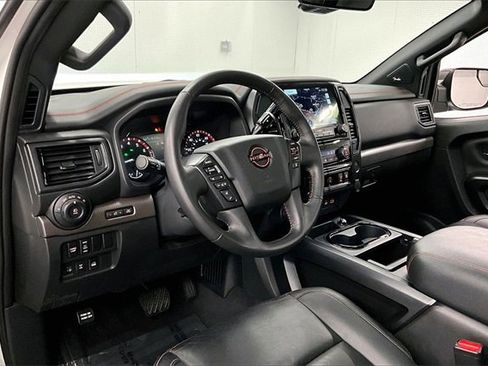Used 2024 Nissan Titan PRO-4X w/ Pro-4x Convenience Package image 13