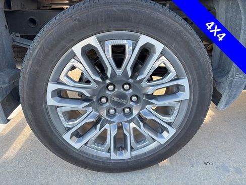 Used 2025 GMC Sierra 1500 Denali Ultimate image 8