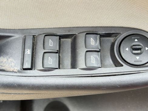 Used 2016 Ford Focus SE FWD image 14