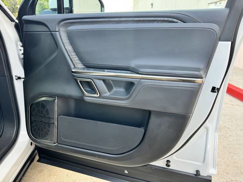 Used 2022 Rivian R1S Launch Edition image 24