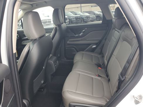 New 2026 Lincoln Corsair Premiere image 25