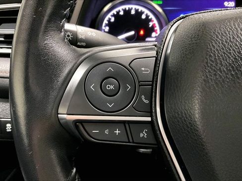 Used 2019 Toyota Camry XLE image 18