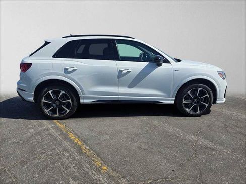 Used 2025 Audi Q3 2.0T Premium Plus w/ Premium Plus Package AWD/4WD image 2