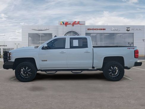 Used 2018 Chevrolet Silverado 1500 LT w/ Texas Edition AWD/4WD image 2