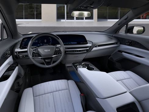 Used 2026 Cadillac Lyriq Luxury w/ LPO, Floor Liner Package AWD/4WD image 15