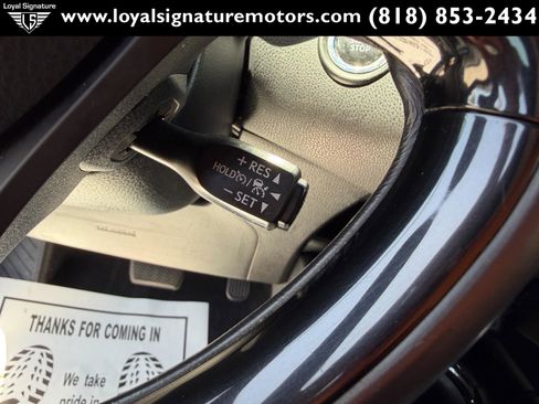 Used 2019 Toyota C-HR Limited FWD image 28