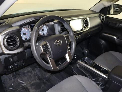 Used 2022 Toyota Tacoma SR5 w/ Technology Package RWD image 24