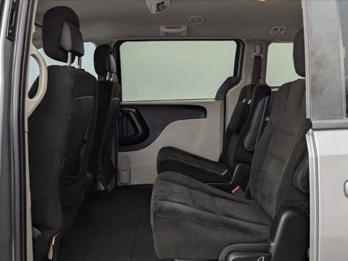 Used 2016 Dodge Grand Caravan SXT w/ Rear Park Assist Package image 16