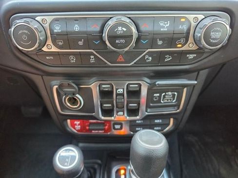 Used 2020 Jeep Wrangler Unlimited Rubicon AWD/4WD image 22