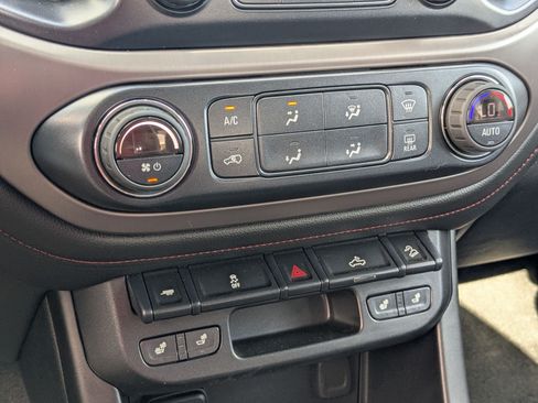 Used 2020 GMC Canyon All Terrain AWD/4WD image 23