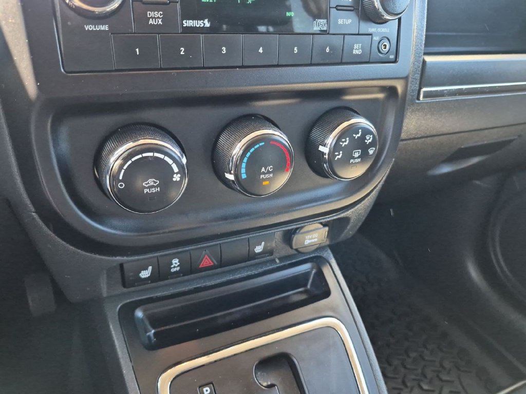 Used 2012 Jeep Patriot Latitude w/ Sun/Sound Group AWD/4WD image 17