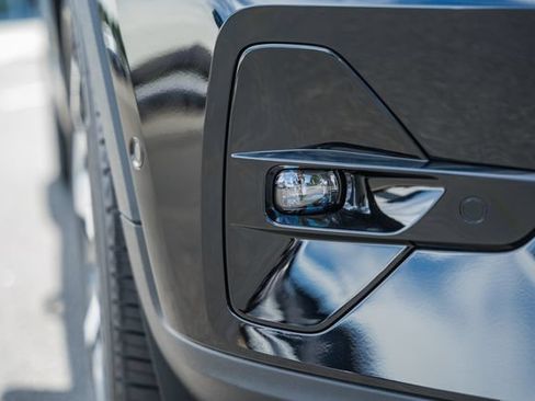 New 2026 Volvo XC40 B5 Plus w/ Protection Package Premier AWD/4WD image 15