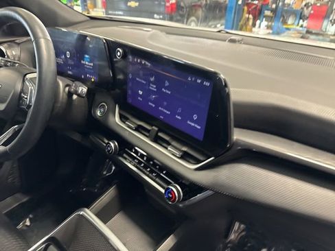 Used 2025 Chevrolet Equinox LT FWD image 16