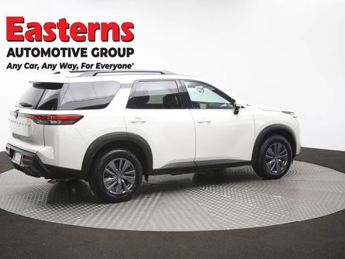 Used 2023 Nissan Pathfinder SV w/ SV Premium Package AWD/4WD image 45