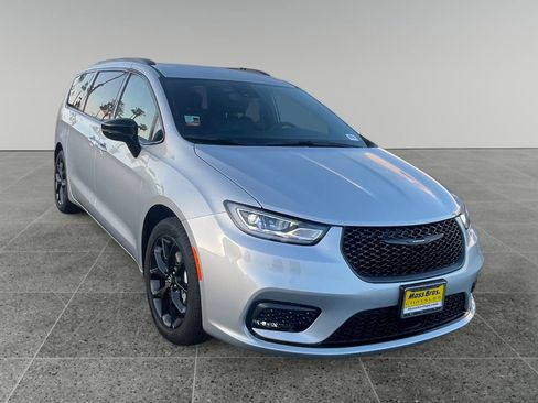 New 2026 Chrysler Pacifica Select image 7