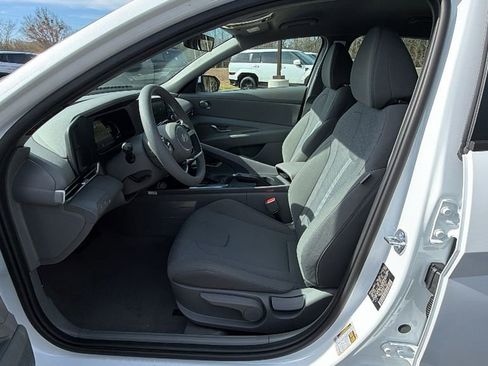 New 2026 Hyundai Elantra SE FWD image 10
