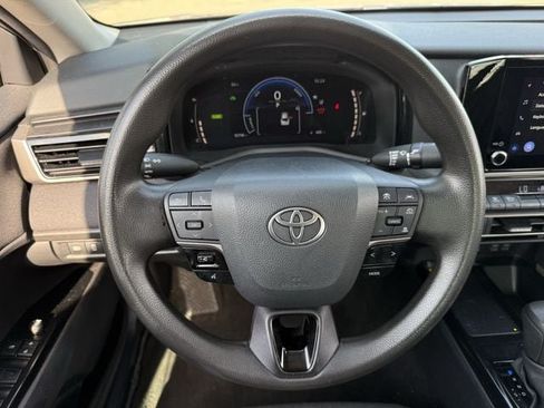 Used 2025 Toyota Camry LE FWD image 13