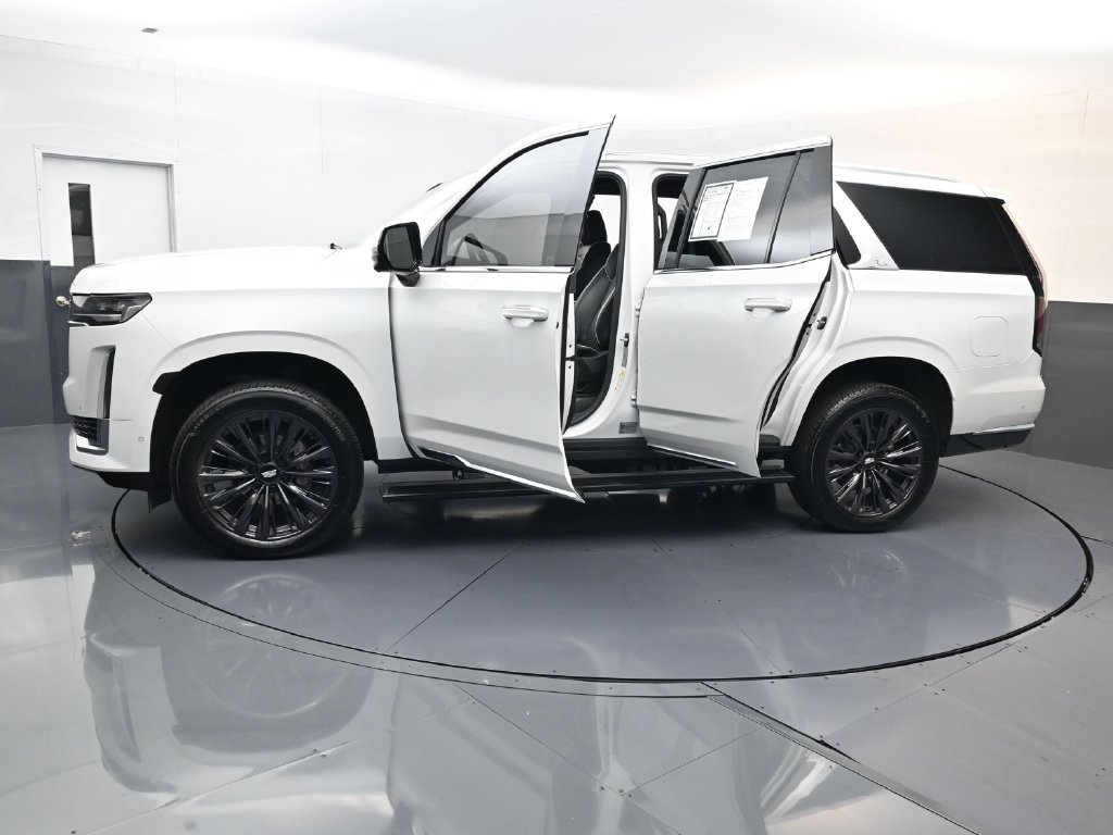 Used 2024 Cadillac Escalade Premium Luxury w/ Performance Package AWD/4WD image 1