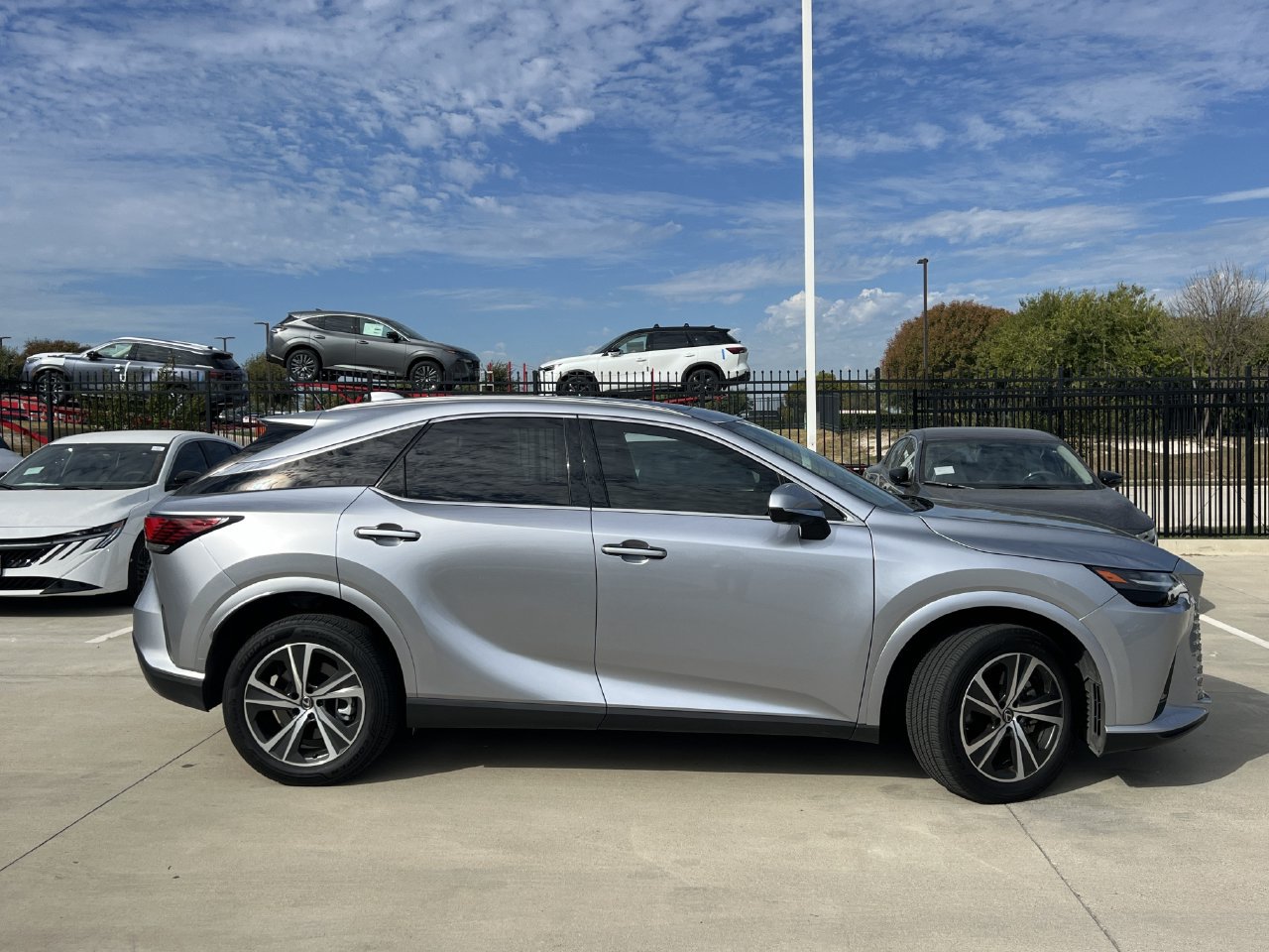 Used 2024 Lexus RX 350 Premium w/ Cold Area Package FWD image 3
