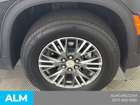 Used 2024 Chevrolet Traverse LT image 16