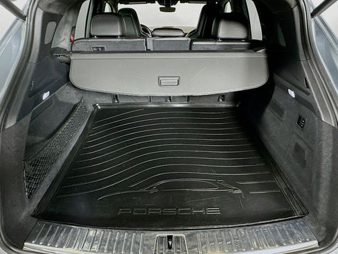 Used 2020 Porsche Cayenne Turbo AWD/4WD image 22