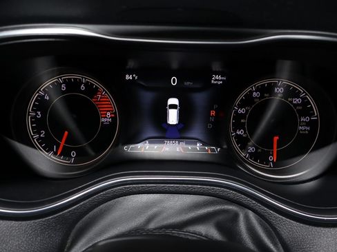 Used 2019 Jeep Cherokee Limited AWD/4WD image 20