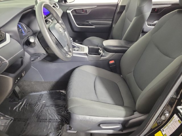 Used 2025 Toyota RAV4 LE AWD/4WD image 19