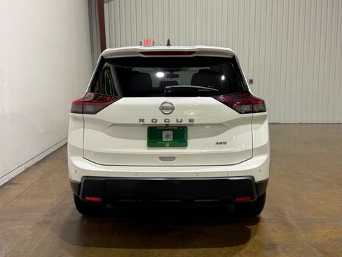 Used 2025 Nissan Rogue S AWD/4WD image 7