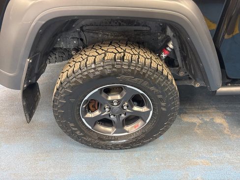 Used 2020 Jeep Gladiator Rubicon image 5