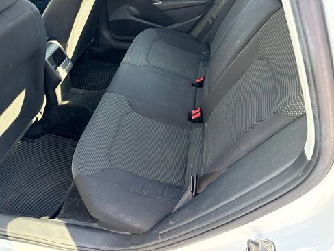 Used 2017 Volkswagen Passat 1.8T S FWD image 7