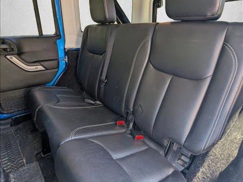 Used 2015 Jeep Wrangler Unlimited Sahara w/ Max Tow Package AWD/4WD image 10